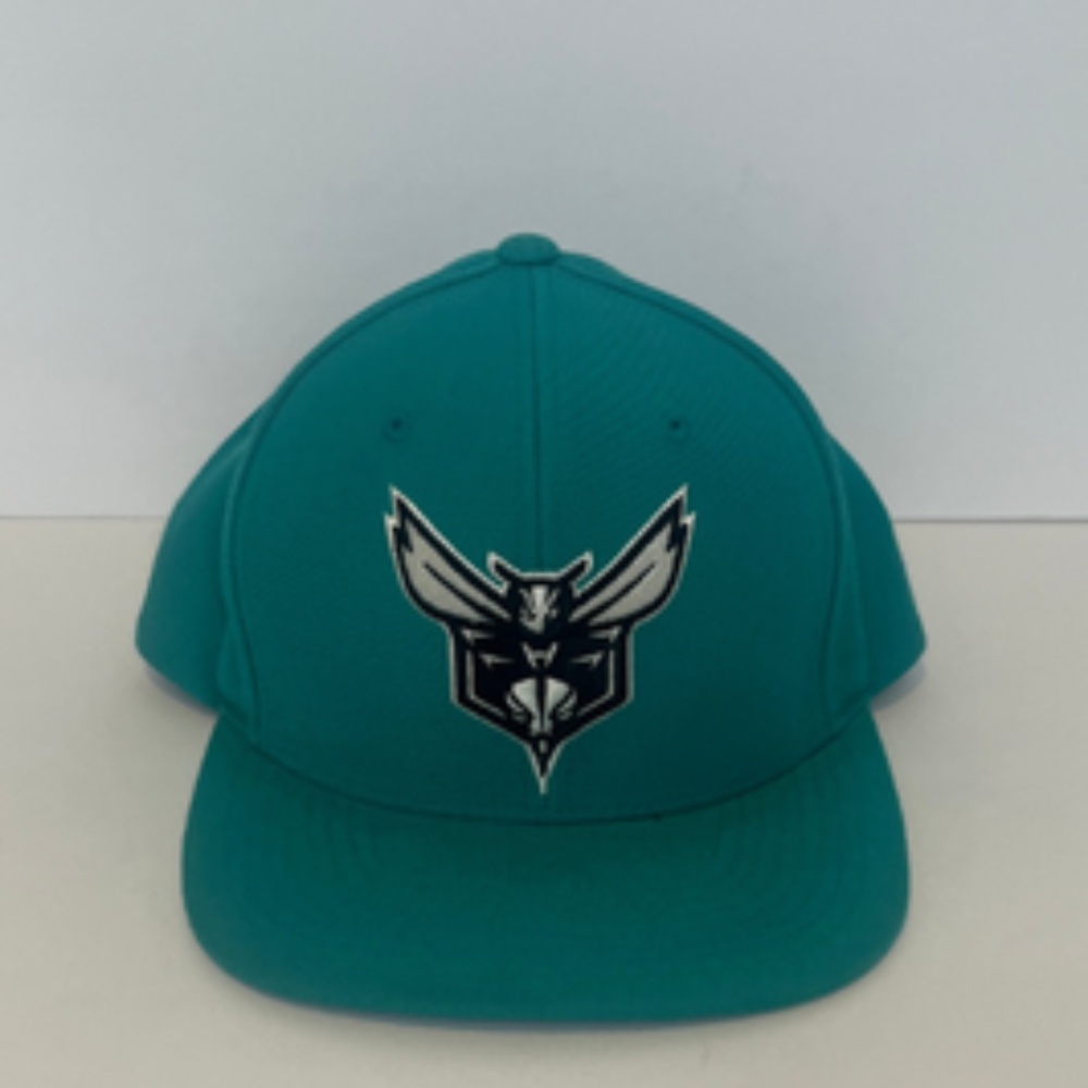 Charlotte Hornets Teal Snapback Hat by Mitchell & Ness
